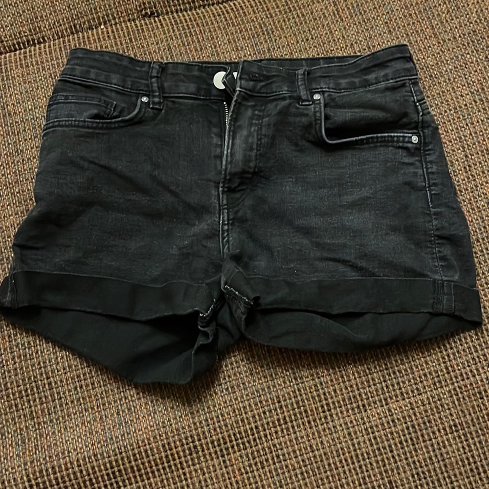 H&M Black Jean Shorts Size 4
